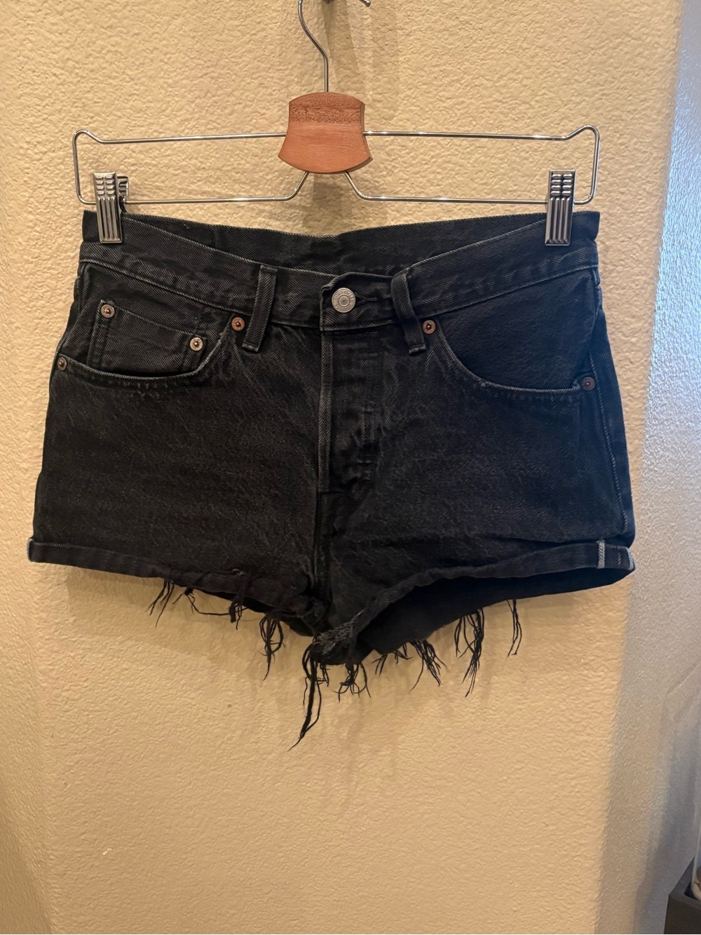 LEVI’S 501 Black Button Fly Frayed Hem Denim Shorts Size 26